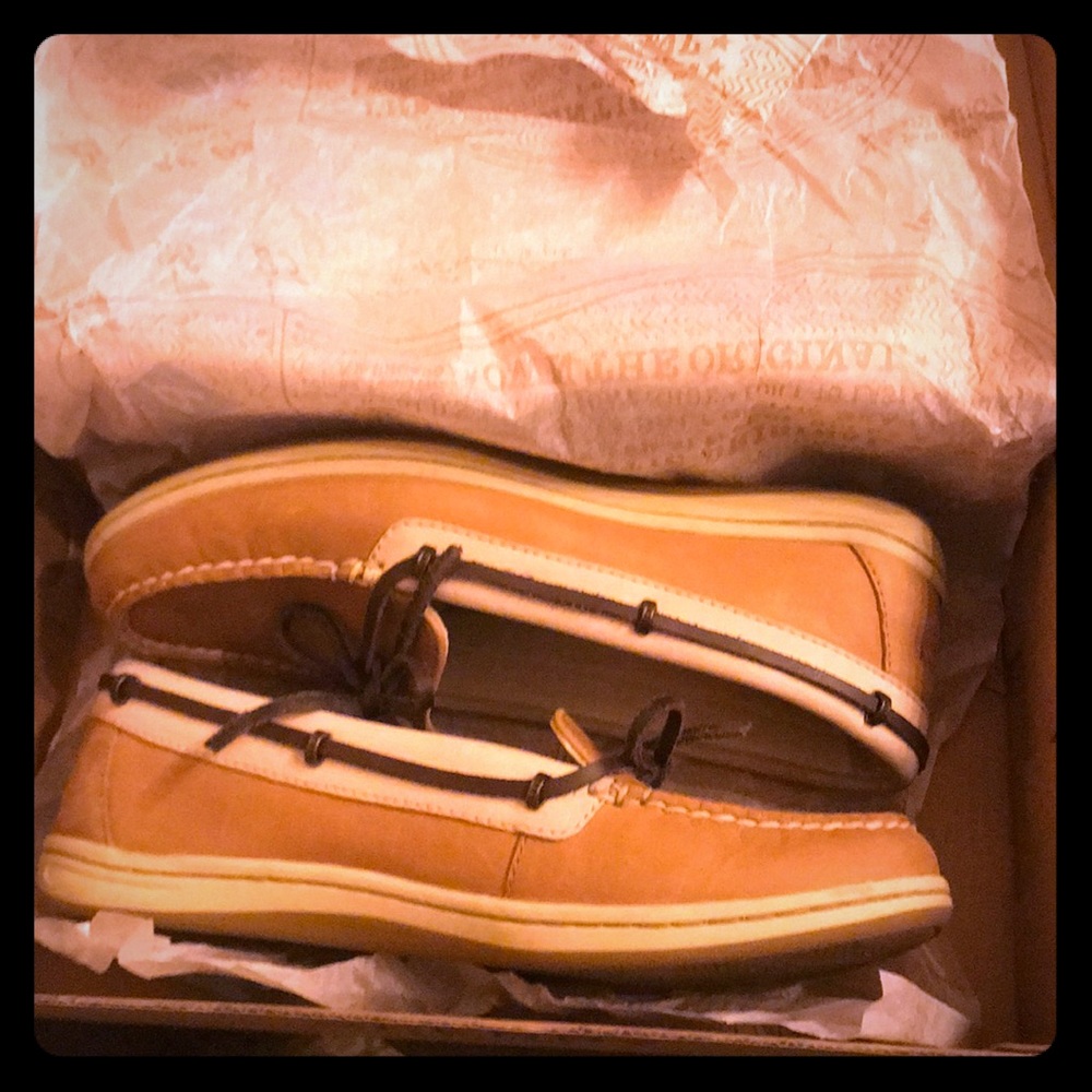 Sperrys!